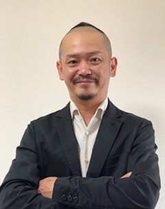 代表取締役　吉本 健